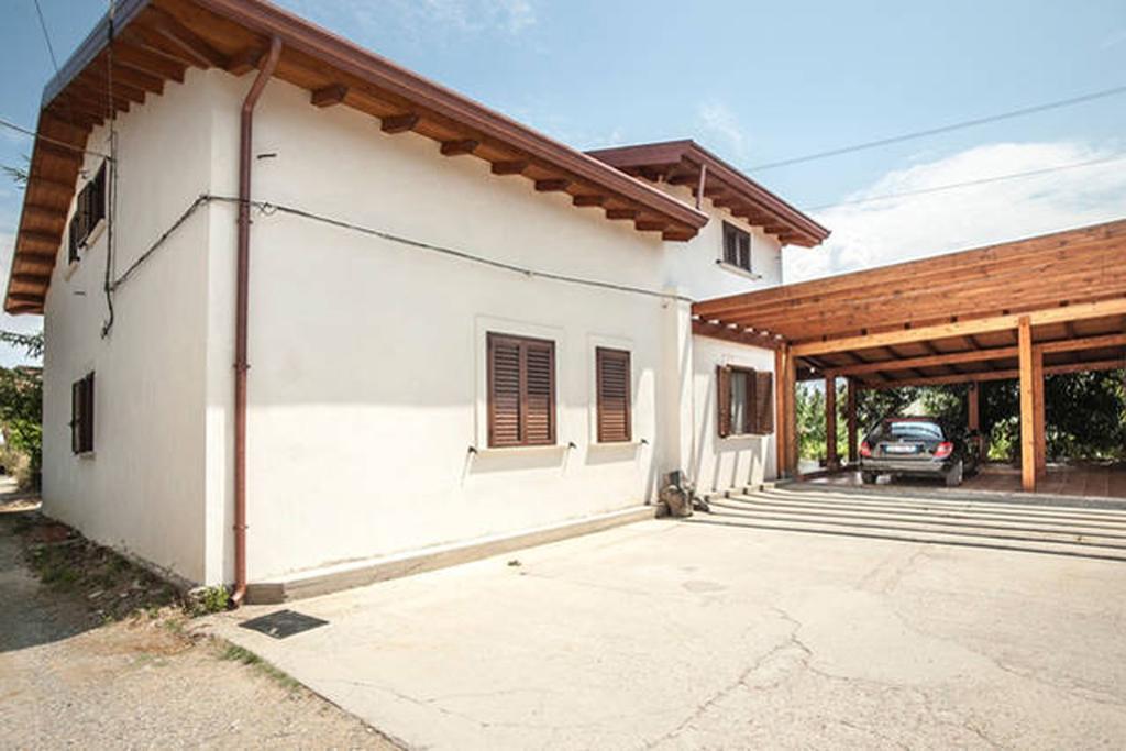 Agriturismo Miracco Atanasio Franco "Il Maniero" Santa Sofia d'Epiro Exterior foto