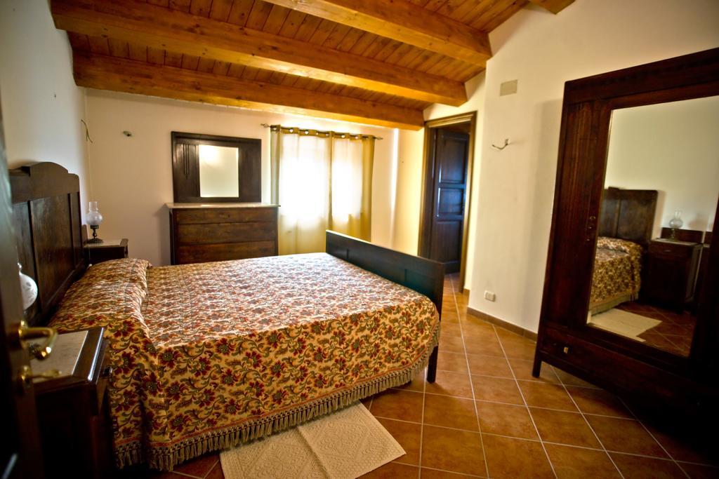 Agriturismo Miracco Atanasio Franco "Il Maniero" Santa Sofia d'Epiro Exterior foto