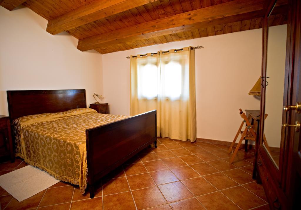 Agriturismo Miracco Atanasio Franco "Il Maniero" Santa Sofia d'Epiro Exterior foto