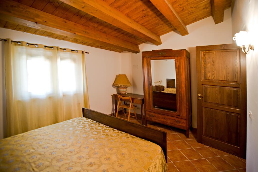 Agriturismo Miracco Atanasio Franco "Il Maniero" Santa Sofia d'Epiro Exterior foto